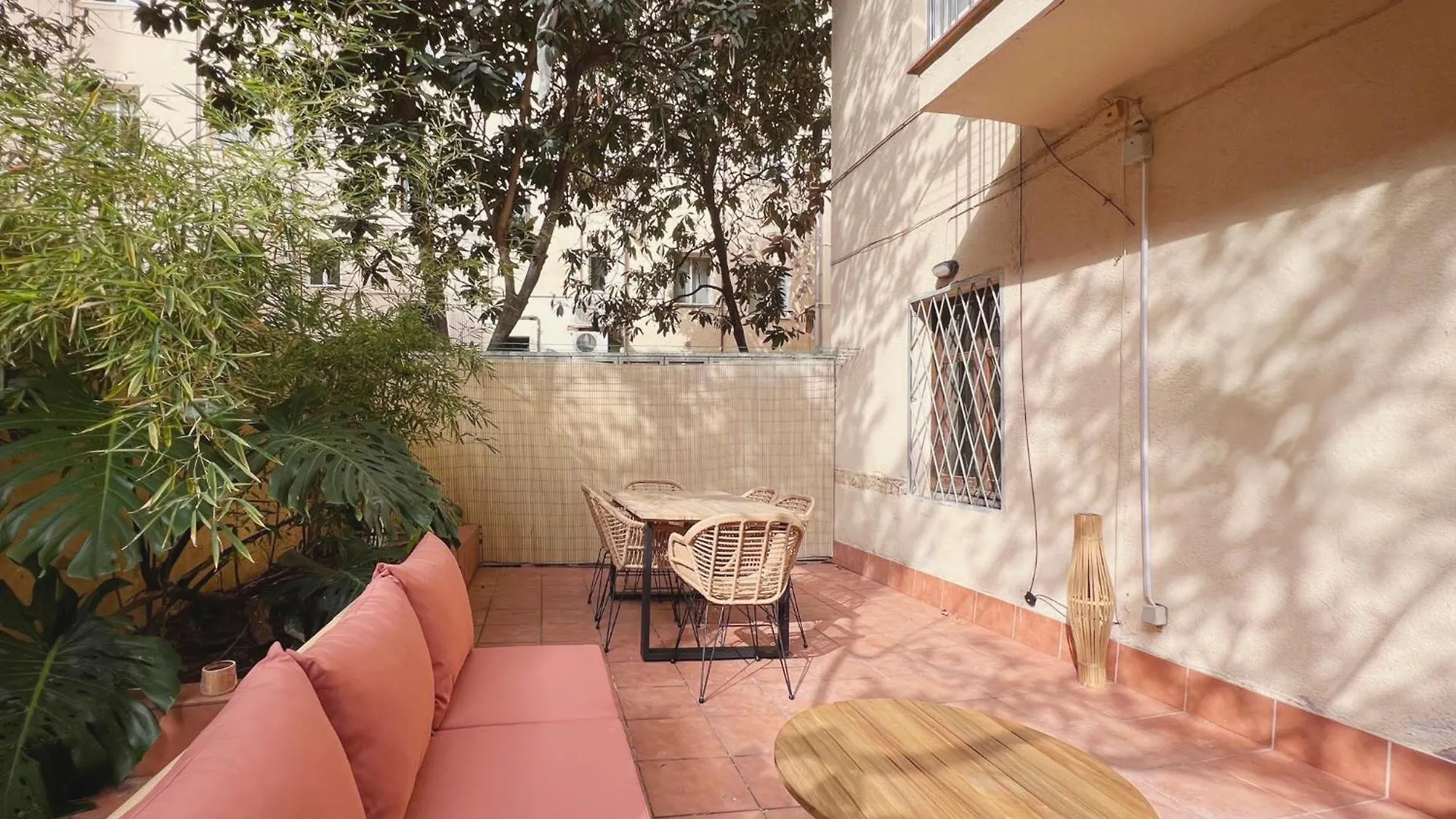 Stay U-Nique Apartment Gran Via IV Барселона