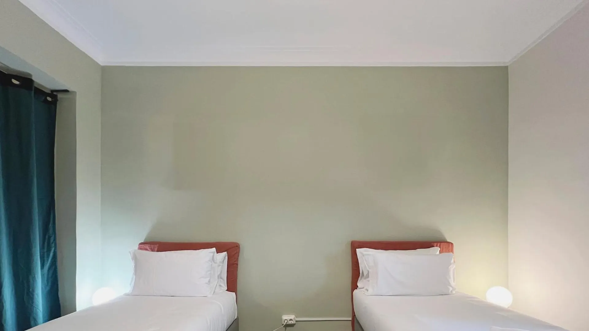 Stay U-Nique Apartment Gran Via IV Барселона 0*,  Испания